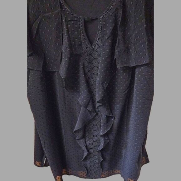 ISAACMIZRAHI LIVE! Plus,โSize Black Flutter Clip Dot Ruffle Short Sleeve Top - Picture 6 of 13